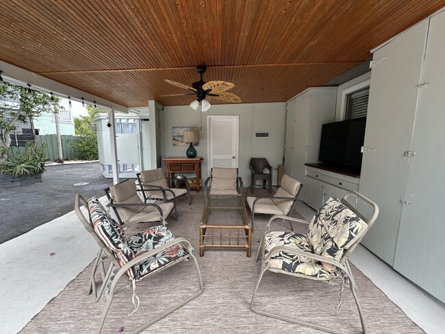 Building Photo - 4490 NE Indian River Dr