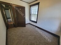 Building Photo - 620 W 39th Terrace