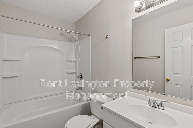 Building Photo - 2720 Chelsea Woods Ct