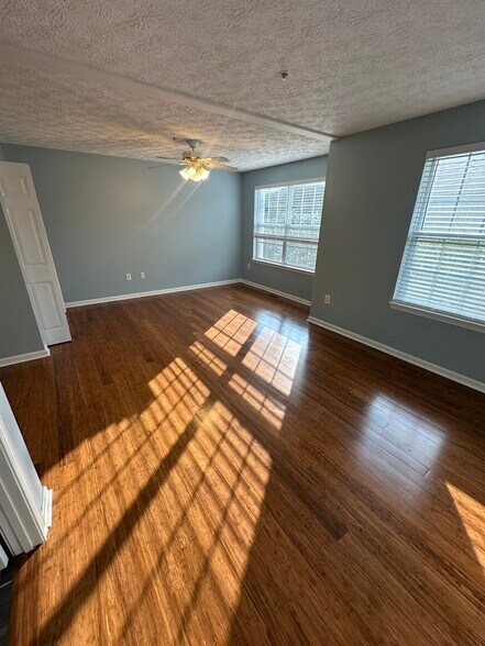 Building Photo - 10 IRONSTONE CT #K