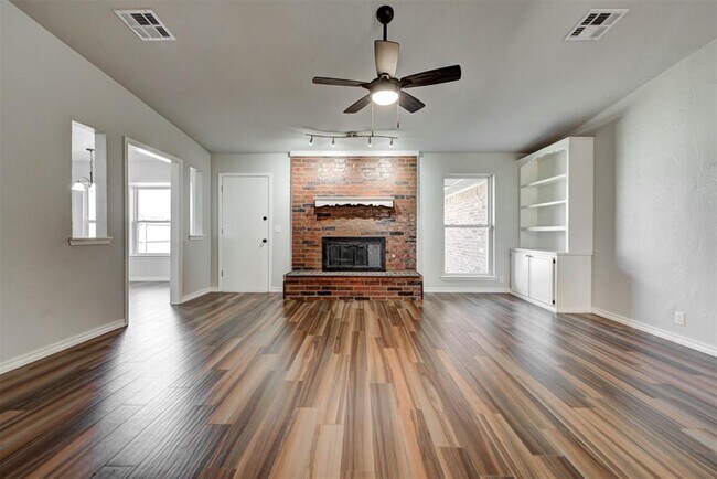 Building Photo - 1011 W Gemini Rd