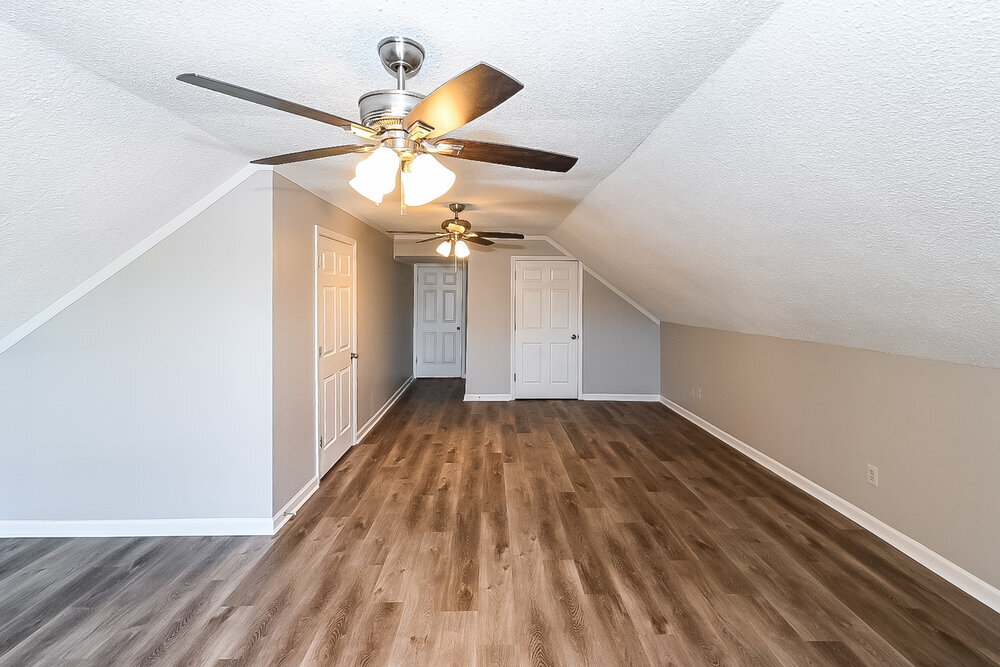 Building Photo - 8708 Rhonda Cir N