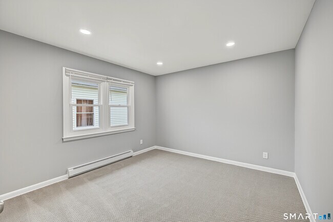 Building Photo - 151 Seaside Ave