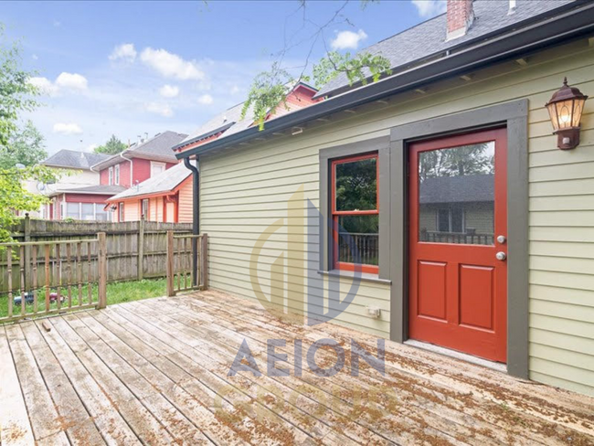 Building Photo - 989 Woodruff Pl E Dr
