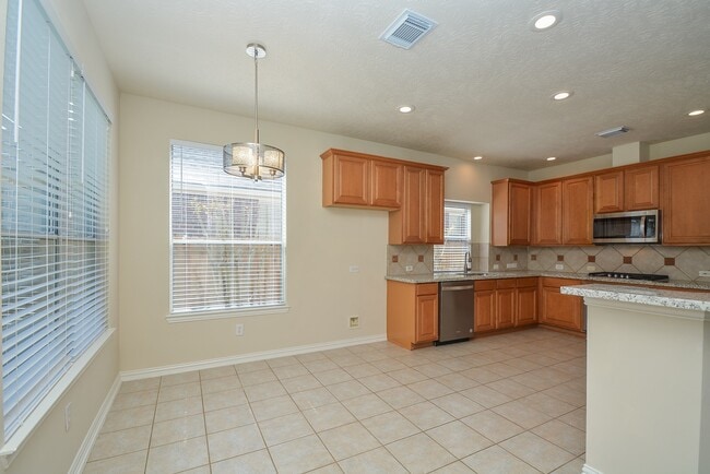 Building Photo - 4914 Big Spring Cir