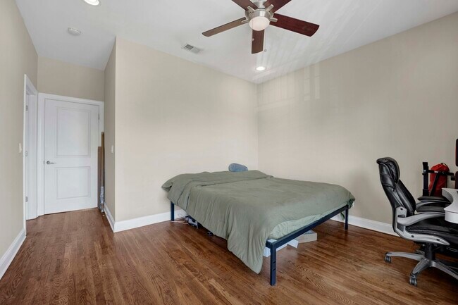 Building Photo - 3505 N Elston Ave