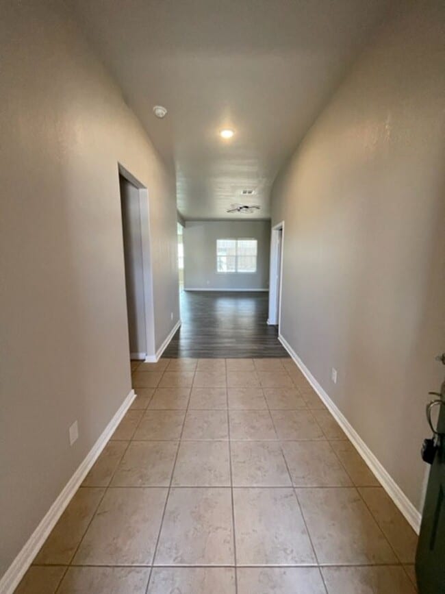 Building Photo - 6350 Daisy Way