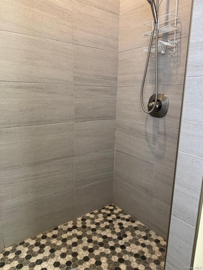 Building Photo - 41 Clove Rd