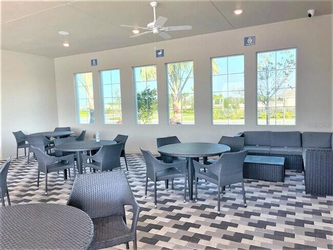 Building Photo - 12183 High Rock Wy