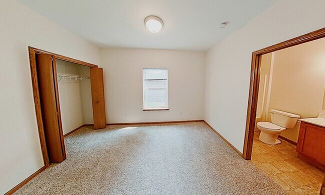 Building Photo - 514 Olive St