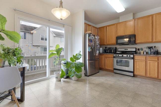 Building Photo - 726 Hanbury Dr