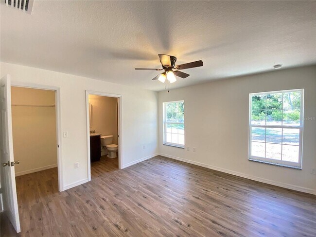 Building Photo - 2731 SW 137th Pl