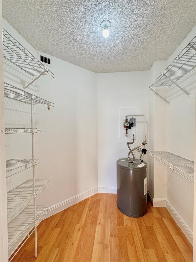 Building Photo - 8290 Lake Dr