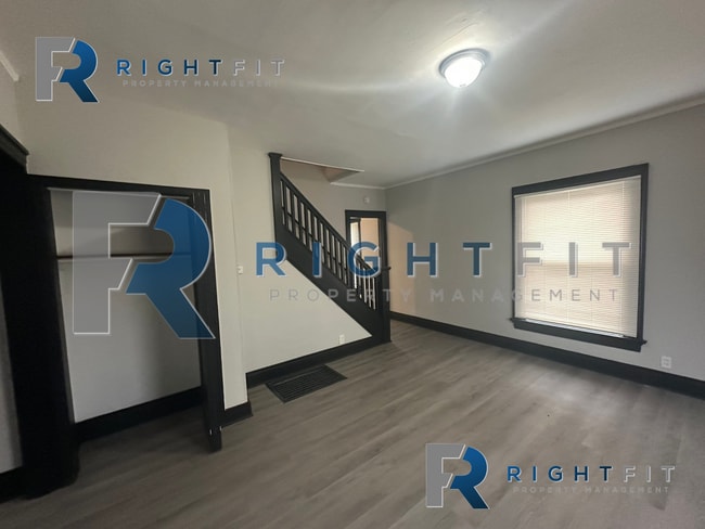 Building Photo - Charming Home in Dayton