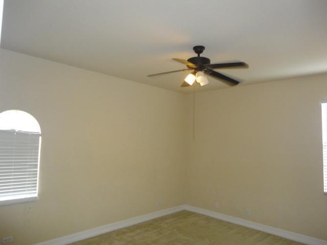 Building Photo - 664 Edgebrook Ln