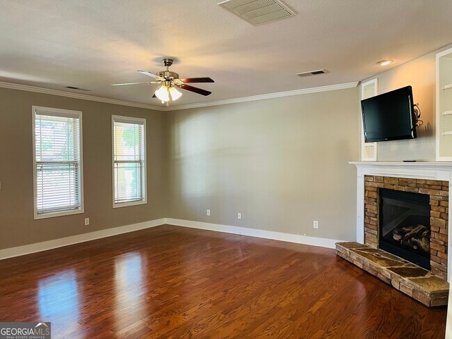 Building Photo - 71 Covington Terrace