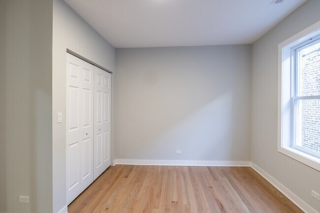 Building Photo - 6647 S St Lawrence Ave