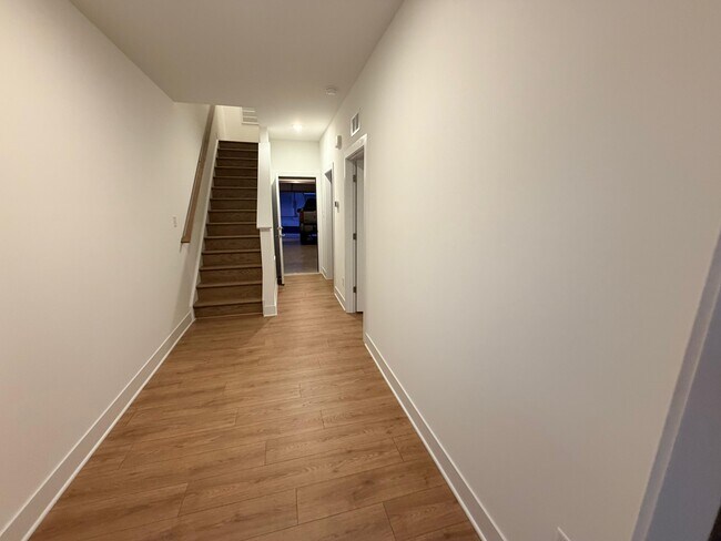 Building Photo - 15345 Sunray Aly