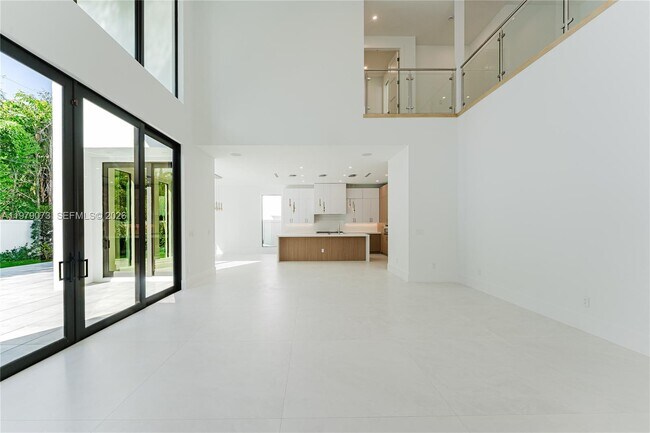 Building Photo - 464 NE 6th St