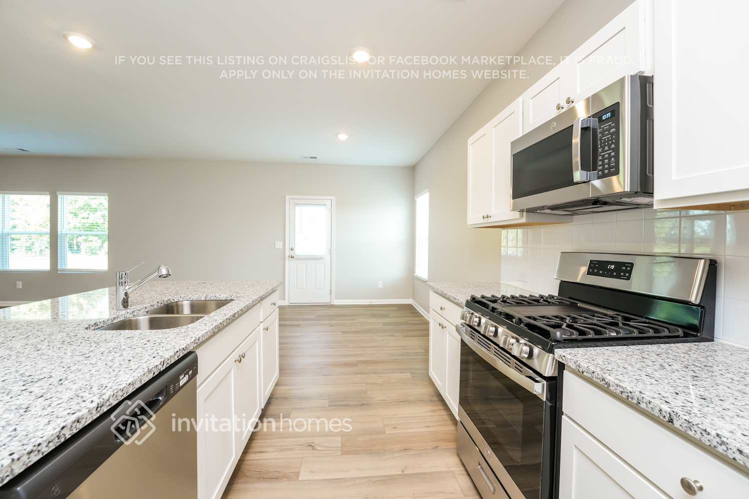 Building Photo - 2088 Boxwood Cir