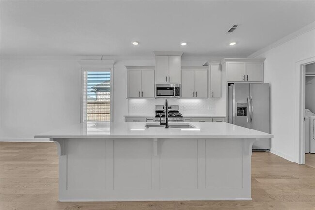 Building Photo - 2401 Abbott Ln