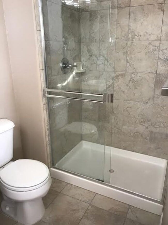 Building Photo - Beautiful 2 Bedroom, 2.5 Bath Townhome near E470 with 2 Car Garage and Gas Fireplace1