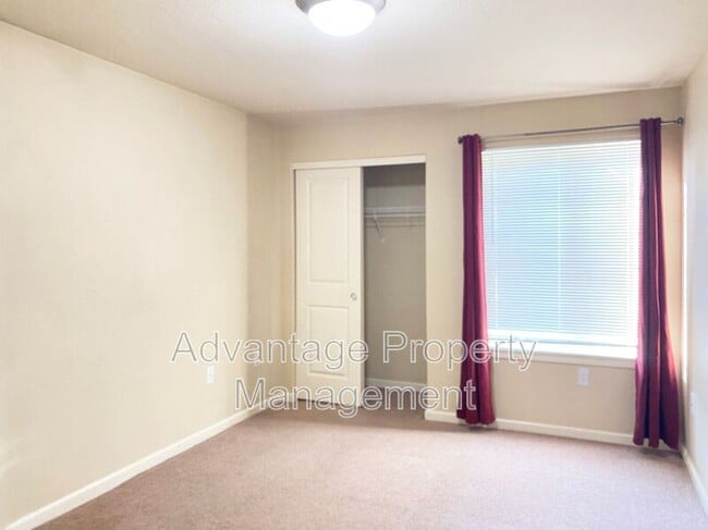 Building Photo - 6298 SW Grand Oaks Dr