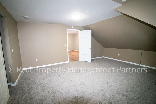 Building Photo - Baraga Duplex