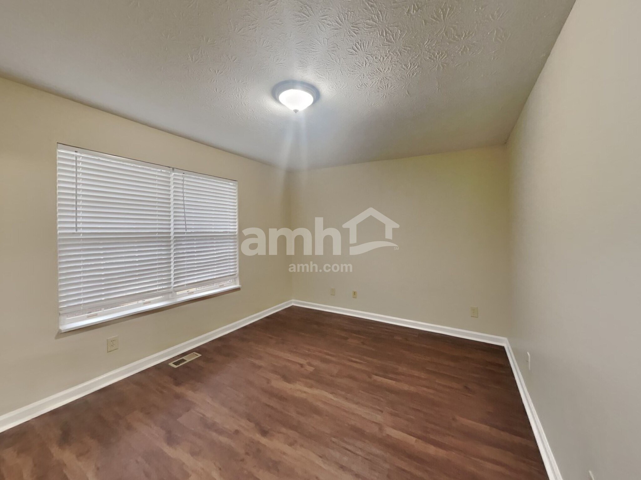 Building Photo - 5568 Alcott Ln