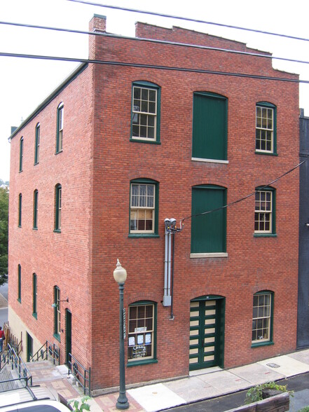 Exterior - 29 Middlebrook Ave
