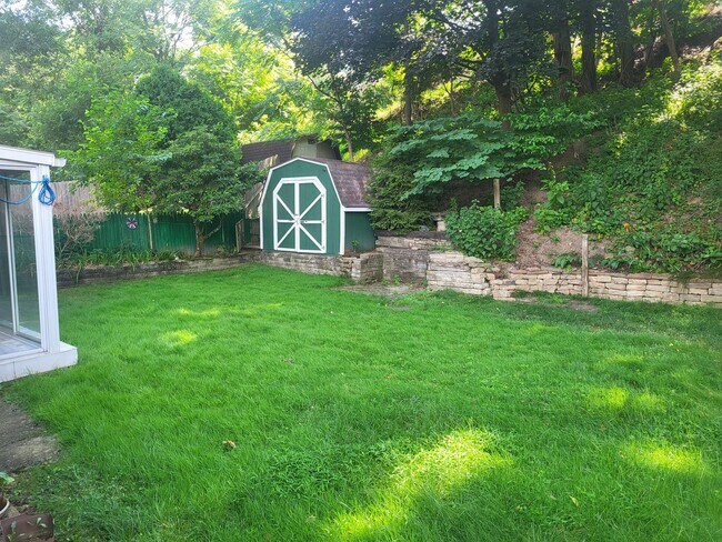 Building Photo - 3 bedroom, 1.5 bath ranch in Penn Hills!