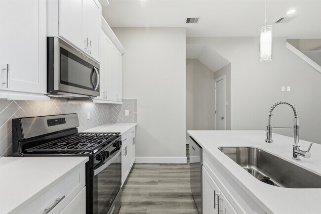 Building Photo - 11 Wellford St