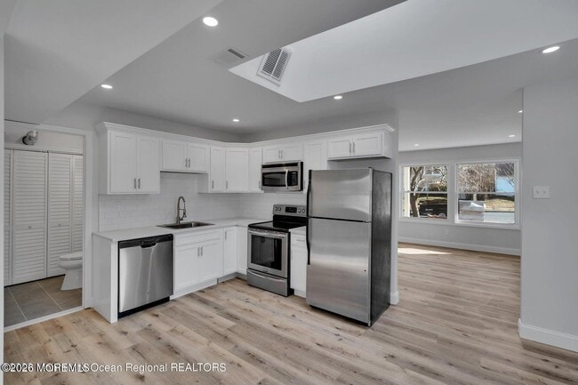 Building Photo - 152 Windward Dr