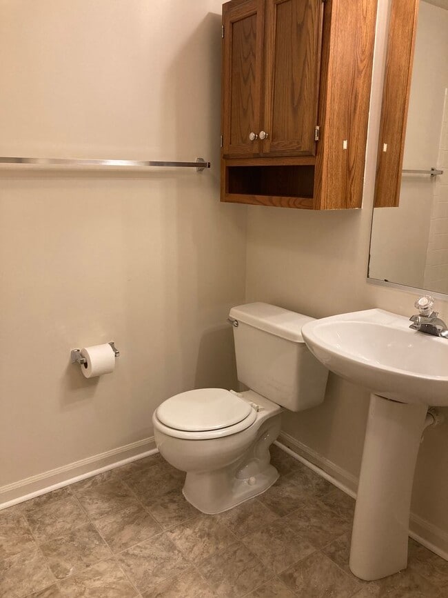 Building Photo - Beautiful 2 bedroom 2 bathroom First Floor Condo in Bel Air