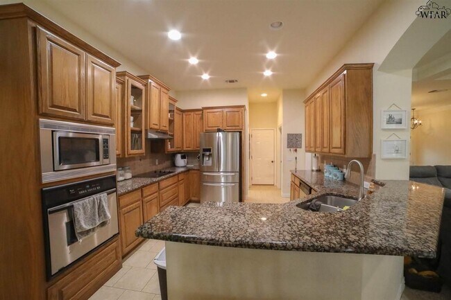 Building Photo - 4919 Silver Crest Dr
