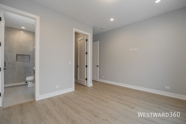 Building Photo - 3738 S Calumet Ave