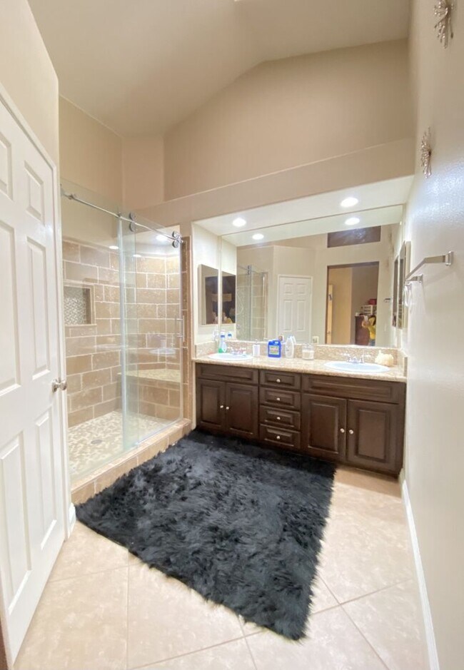 Building Photo - **COMING SOON** DRIVE BY ONLY