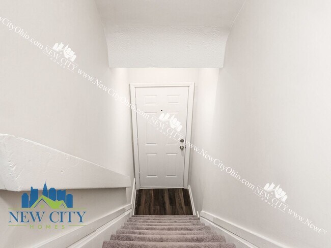 Building Photo - 753 1/2-878-872 Sullivant Ave