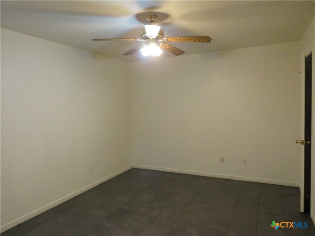 Building Photo - 1602 Dugger Cir