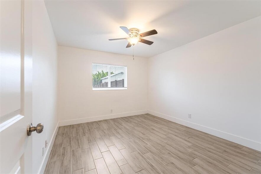 Building Photo - 130 NW 57th St