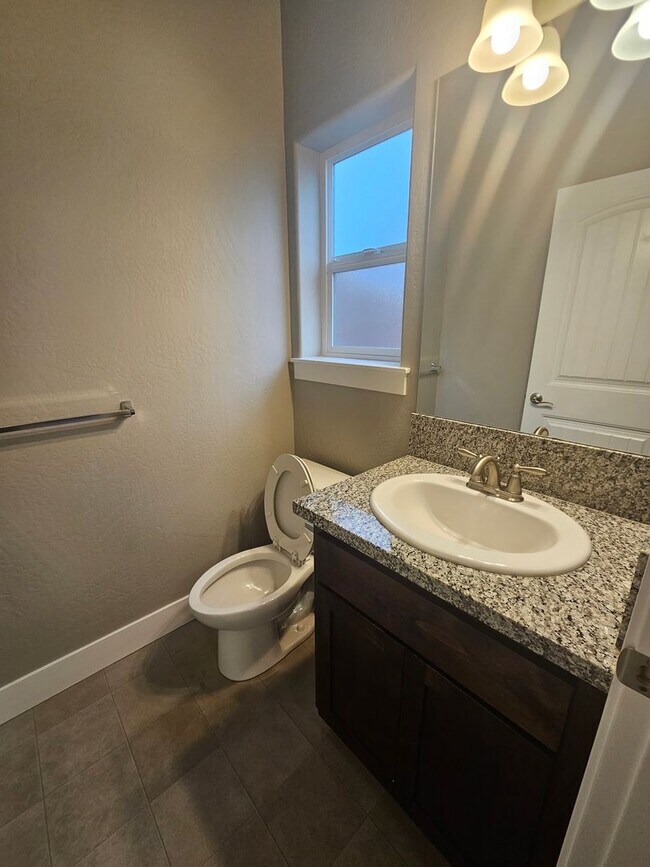 Building Photo - 1803012