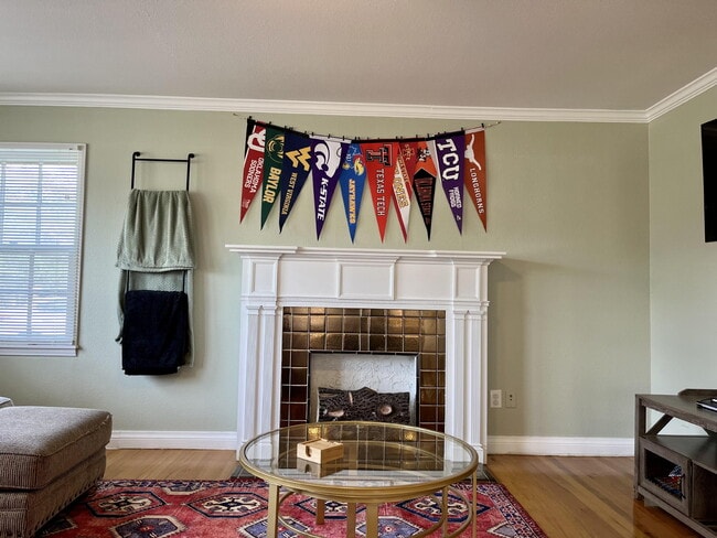 Building Photo - 2611 31st St