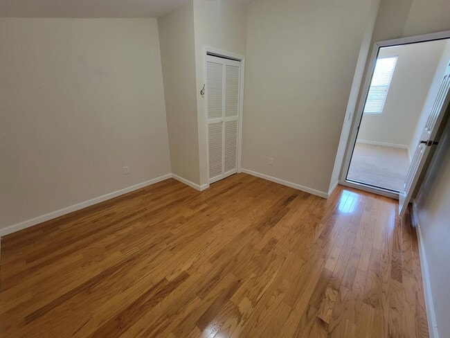 Building Photo - 4061 Shady View Ln