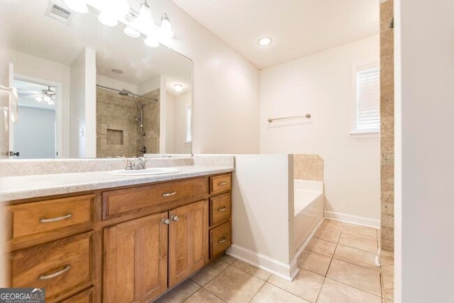 Building Photo - 215 Wingfield Way