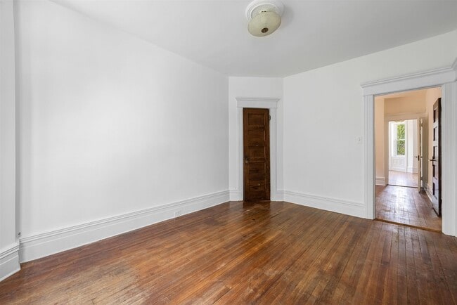 Building Photo - 258 Woodlawn Ave