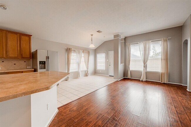 Building Photo - 1807 Hidden Breeze Dr