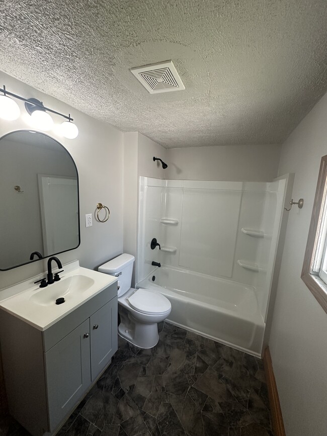 Master Bath - 700 W Main St