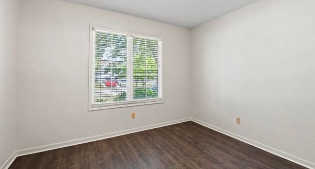 Building Photo - BEAUTIFUL 3 bedroom home available in June!