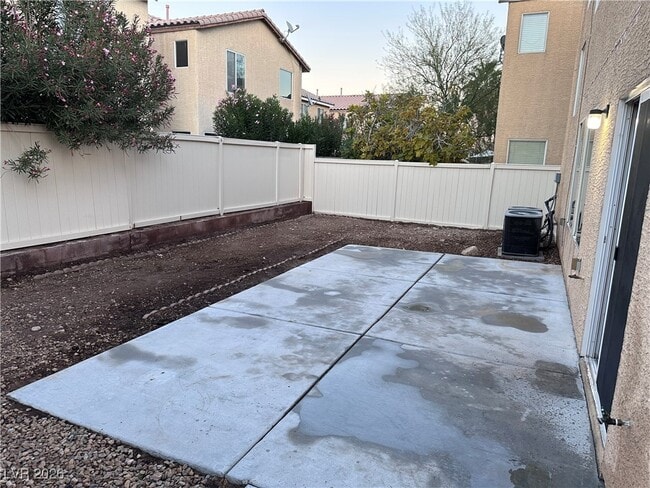 Building Photo - 5086 Penryn Ct