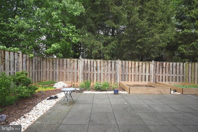 Building Photo - 556 Winding Rose Dr